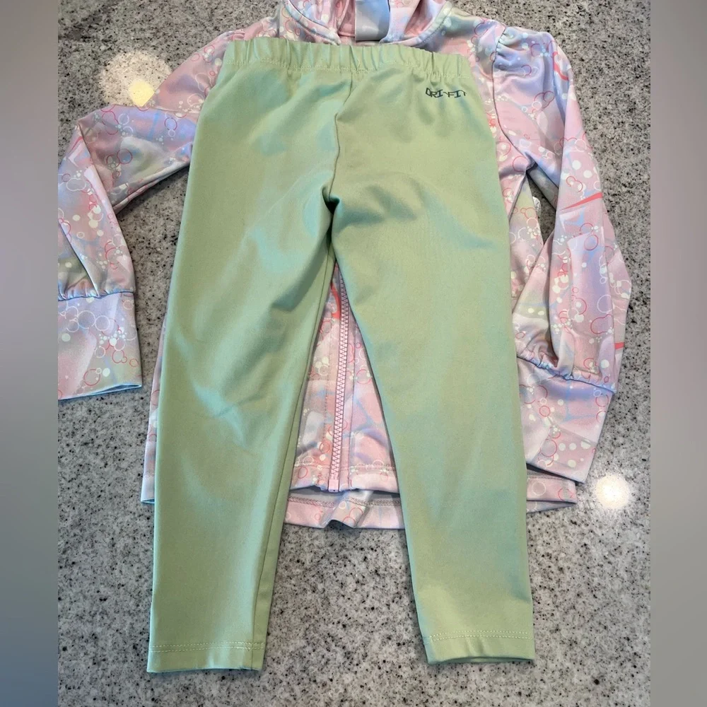 Nike Outfit Girl 4 - Picture 7 of 8